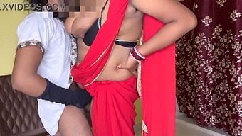 Indian Beauty Kamvali Bay Flaunts Her Curves